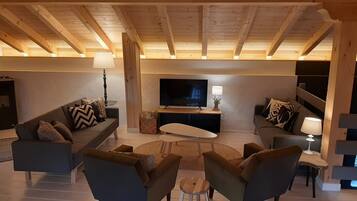 Smart TV y chimenea