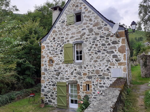 Exterior - Quiet house (OSSE EN ASPE)