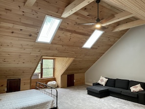 3 bedrooms, travel cot, WiFi, bed sheets