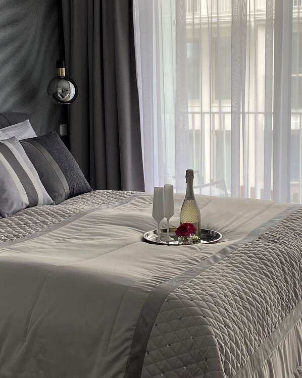 1 bedroom, iron/ironing board, travel cot, free WiFi