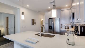 Condo, 1 Bedroom | Private kitchen | Fridge, oven, stovetop, coffee/tea maker