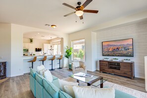 House, 3 Bedrooms | Living area