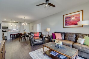 Condo, 2 Bedrooms | Living room