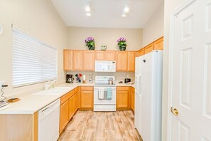 Rumah, 2 kamar tidur | Dapur pribadi | Lemari es, oven, kompor, dan mesin pembuat kopi/teh