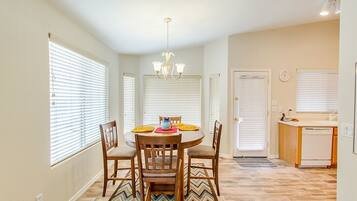 House, 2 Bedrooms | Private kitchen | Fridge, oven, stovetop, coffee/tea maker