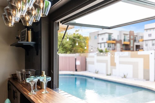 OldTown Lux 4BR/3BA HeatedPool+HotTub+GameRoom/14 by RedAwning