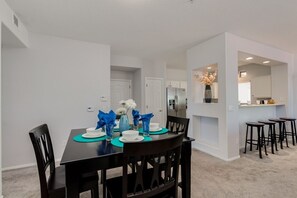 Condo, 2 Bedrooms | Dining