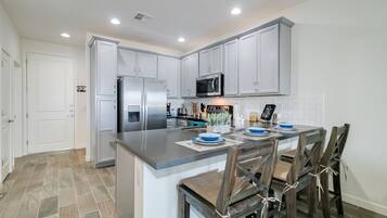 Condo, 1 Bedroom | Private kitchen | Fridge, oven, stovetop, coffee/tea maker
