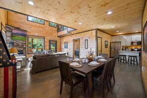 Dining - Free Attractions, Private Indoor Pool, Firepit, Great Views, Pool Table (Sevierville)