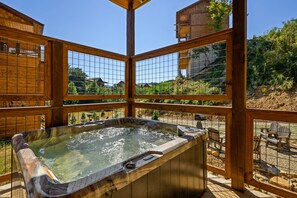 مغطس سبا خارجي