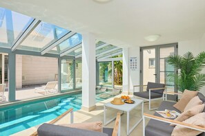 Unclassified image, 2 of 66, button