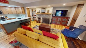 TV, fireplace, DVD player, books