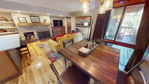 Dining - Pool, Hot Tub! Comfy 1st Floor Unit. Walk to River, Dining, Activities (Keystone)