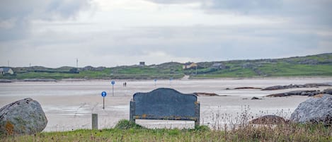 Una spiaggia nelle vicinanze