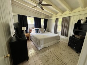 2 bedrooms, iron/ironing board, travel cot, free WiFi