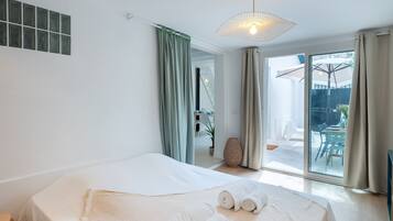 2 chambres, fer et planche Ă repasser, Wi-Fi gratuit, draps fournis