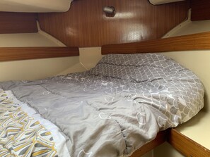 1 bedroom, travel cot, bed sheets