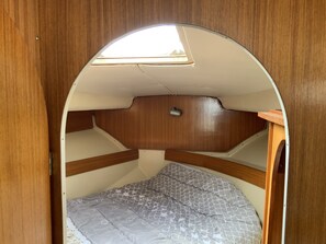 1 bedroom, travel cot, bed sheets