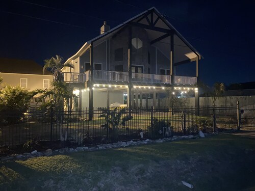 The Compound in Sunny San Leon