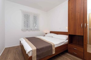 2 bedrooms, WiFi - Holiday apartment only 100 m from the sea (Baška)