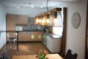 Fridge, microwave, oven, stovetop - Vacation apartment in the Allgäu with a fantastic view of the mountains for up to 6 people (Durach)