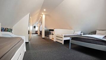 2 Schlafzimmer, Schreibtisch, Reisekinderbett, kostenloses WLAN