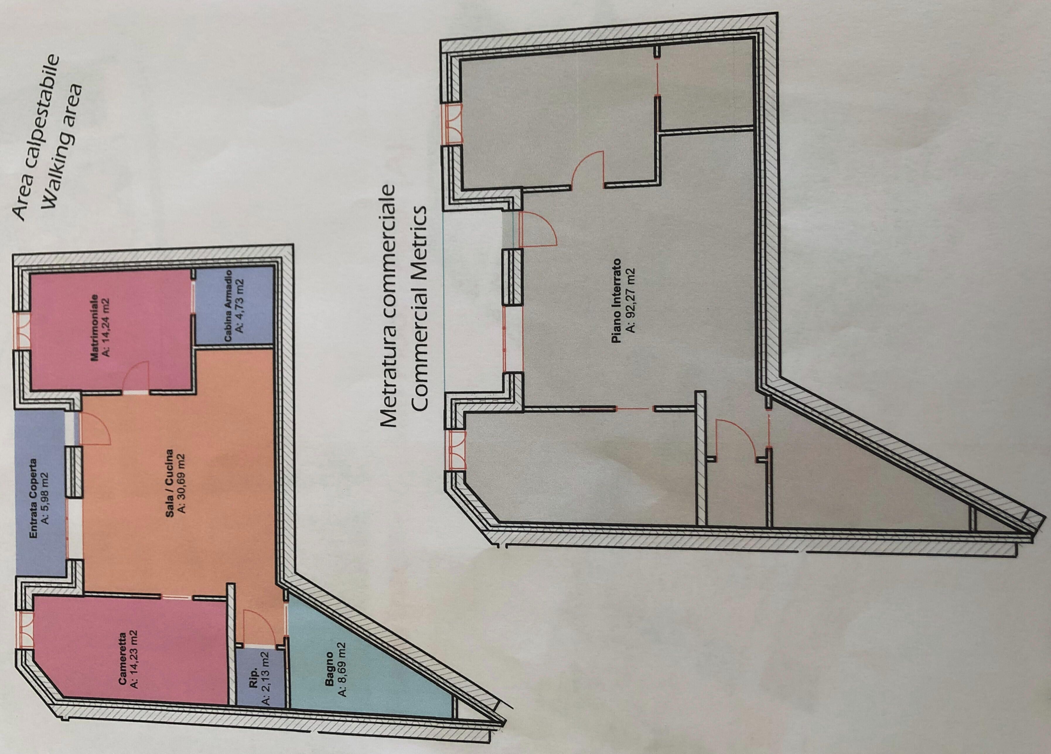 Un plan d’étage comprenant un espace commercial, un système d’interphone et un escalier.