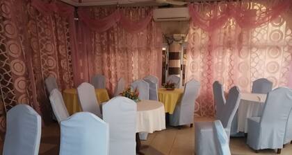 WHITE HORSE HOTEL PORTO-NOVO