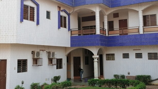 Exterior - WHITE HORSE HOTEL PORTO-NOVO (Porto-Novo)