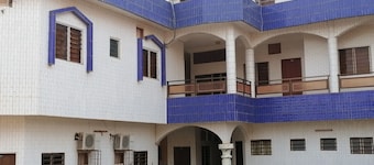 WHITE HORSE HOTEL PORTO-NOVO
