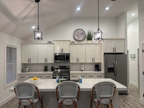 Bradenton Gem - Beaches, Downtown, IMG Academy, New Pool!