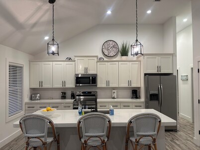 Bradenton Gem - Beaches, Downtown, IMG Academy, New Pool!