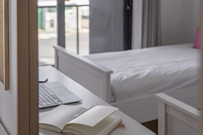 2 chambres, fer et planche à repasser, Wi-Fi, literie fournie