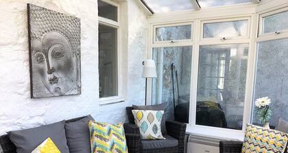 St Marys Cottage - a cottage that sleeps 4 guests in 2 bedrooms