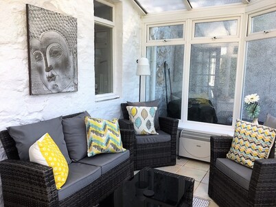 St Marys Cottage -  a cottage that sleeps 4 guests  in 2 bedrooms