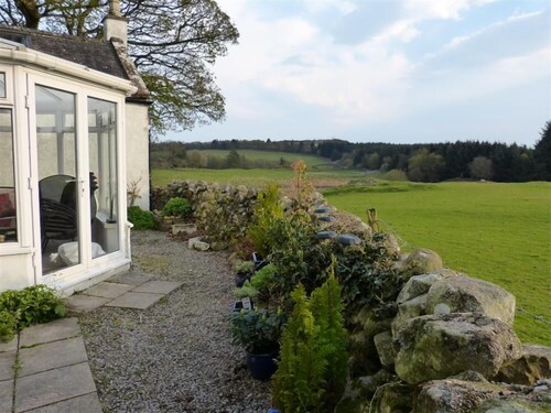 St Marys Cottage -  a cottage that sleeps 4 guests  in 2 bedrooms