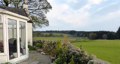 St Marys Cottage - a cottage that sleeps 4 guests in 2 bedrooms