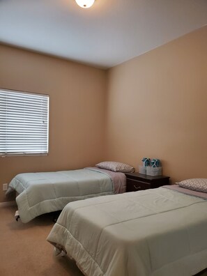5 bedrooms, iron/ironing board, free WiFi, bed sheets