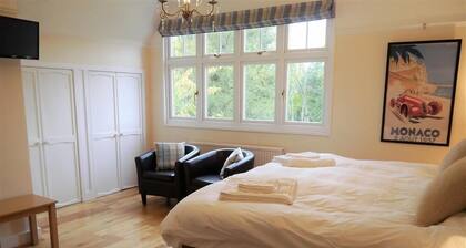 Shieling Beag - an apartment that sleeps 2 guests in 1 bedroom
