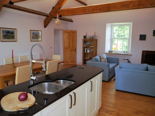 Rusko Stables -  an apartment that sleeps 6 guests  in 3 bedrooms