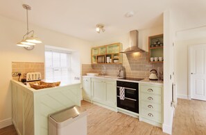 Fridge, microwave, dishwasher, high chair - Skerrow - a cottage that sleeps 4 guests in 2 bedrooms (Castle Douglas)