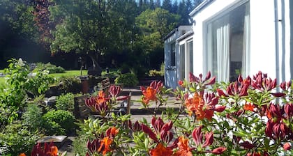 Shinnel House -  a house that sleeps 8 guests  in 3 bedrooms