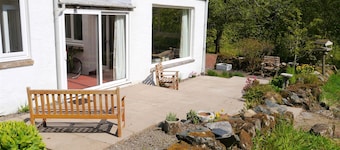 Shinnel House -  a house that sleeps 8 guests  in 3 bedrooms