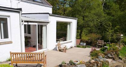 Shinnel House - a house that sleeps 8 guests in 3 bedrooms