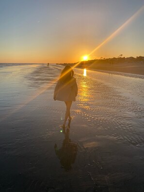 بالقرب من الشاطئ