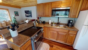 Fridge, microwave, oven, stovetop - Secluded Cabin Getaway in Hocking Hills with Hot Tub Old Man's Cave Ash Cave (Logan)