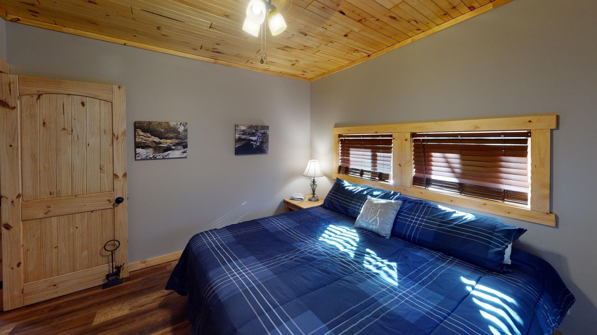 3 bedrooms, iron/ironing board, WiFi (free), bed sheets