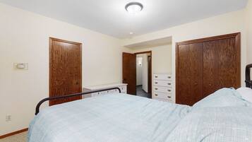 4 Schlafzimmer, Bügeleisen/Bügelbrett, Reisekinderbett, kostenloses WLAN