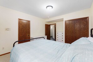 4 Schlafzimmer, Bügeleisen/Bügelbrett, Reisekinderbett, kostenloses WLAN