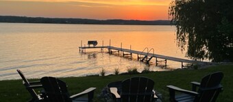 Lake Leelenau Waterfront Cottage-close to Traverse City, Fishtown & Suttons Bay